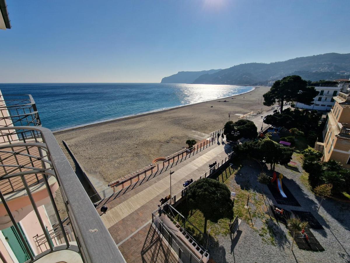 Hotel Miramare Spotorno Exterior foto