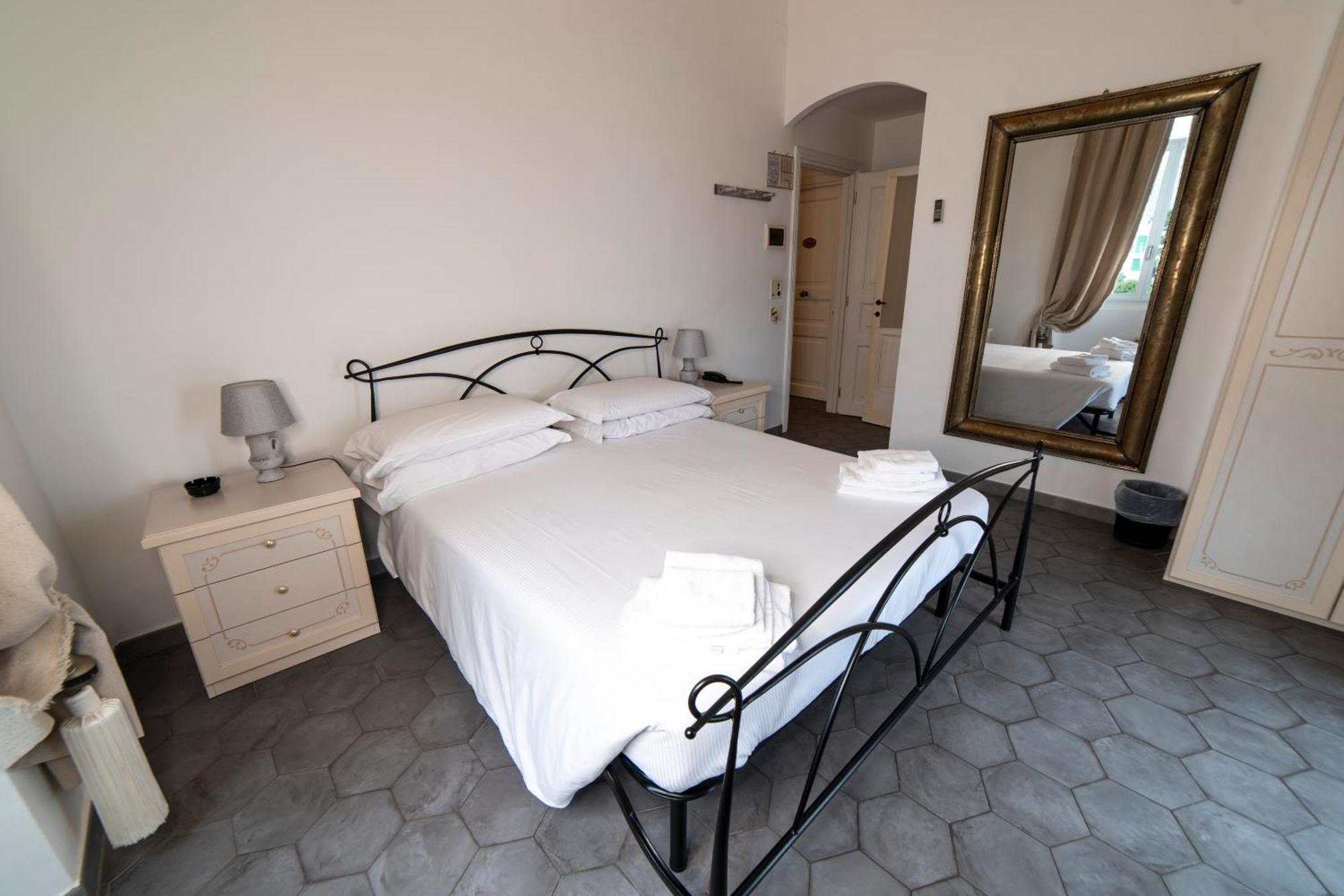 Hotel Miramare Spotorno Cameră foto
